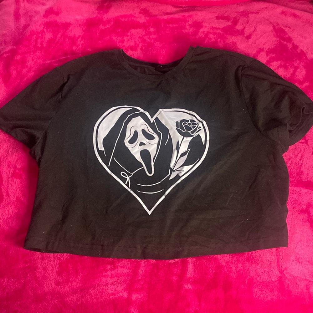 PLUS SIZE 2XL GHOSTFACE SCREAM HEART CROP TOP ALT